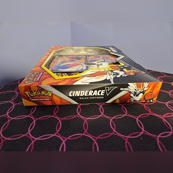 Galar Partners Box Cinderace V - Picture 3 of 6